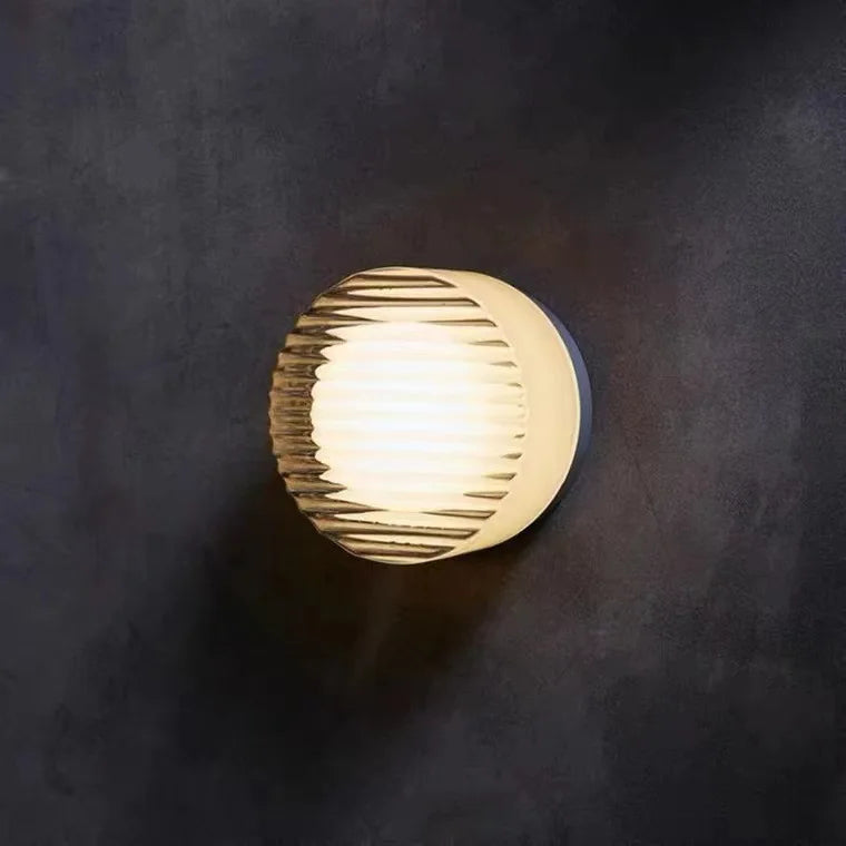 Lumo Round Glass Wall Light