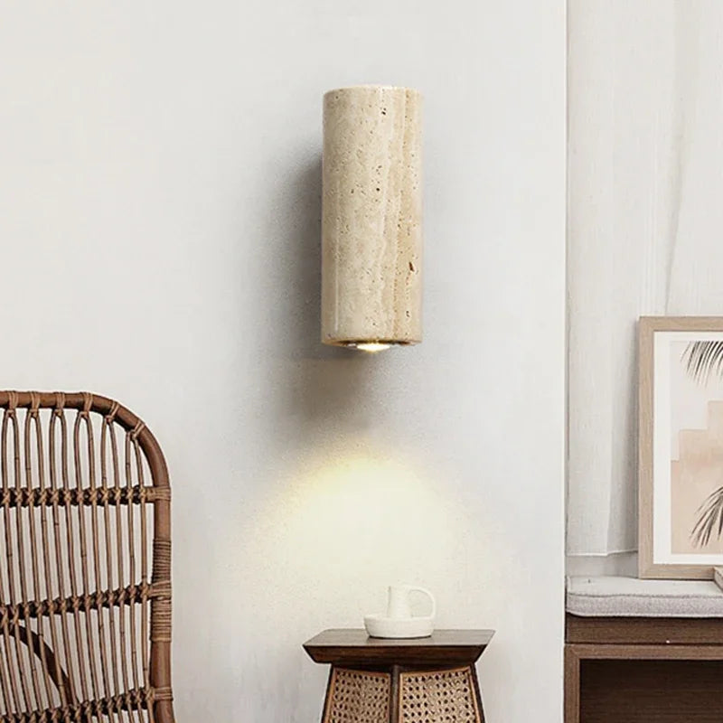 Kyroza Wandleuchten – Zylinderförmige Wandlampe aus Travertin und Holz 